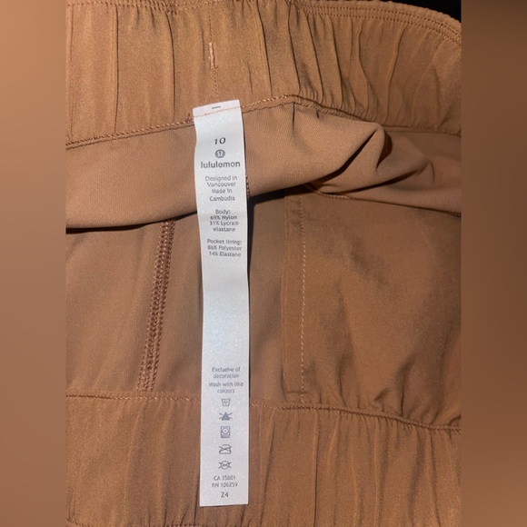 #115 Lululemon On The Fly 7/8 Pant *27"
Saddle Brown - Sz 10 Luxtreme Rare - Picture 8 of 8